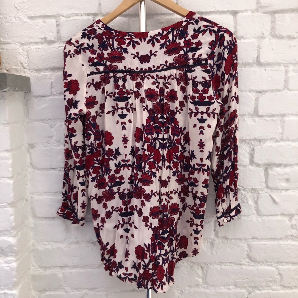 Lucky Brand red floral flowy button down top - Picture 2 of 9